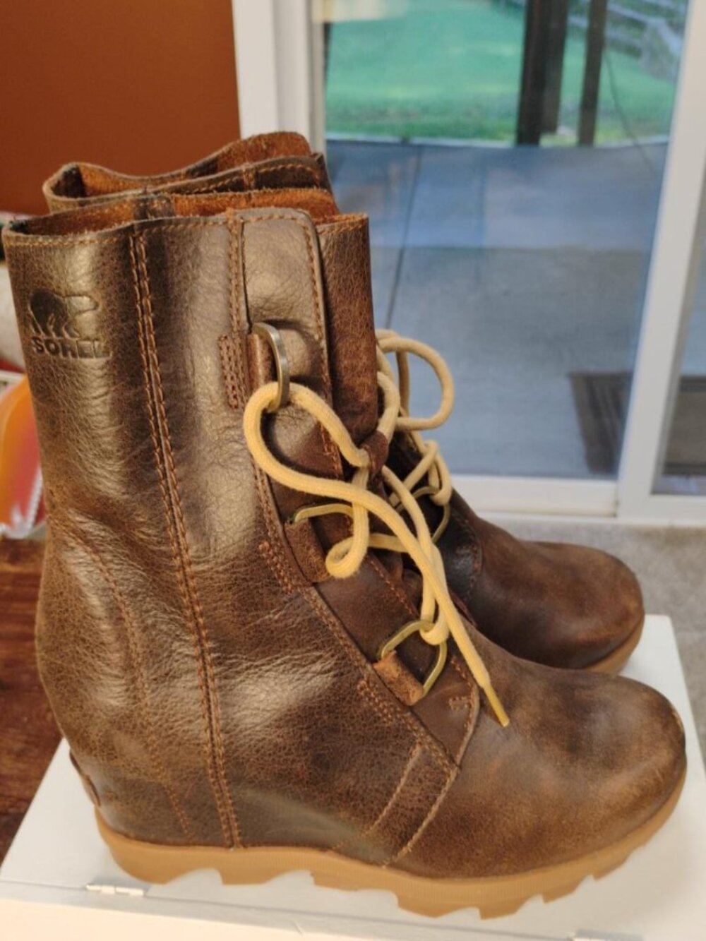 SOREL Joan of Arctic Brown Leather Wedge Boots 8.5